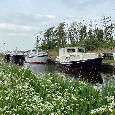 Boat Ella - Kamperen Op Het Water -Niet Om Mee Te Varen -Read Host Profile-Lees Hostprofiel Jutrijp ภายนอก รูปภาพ