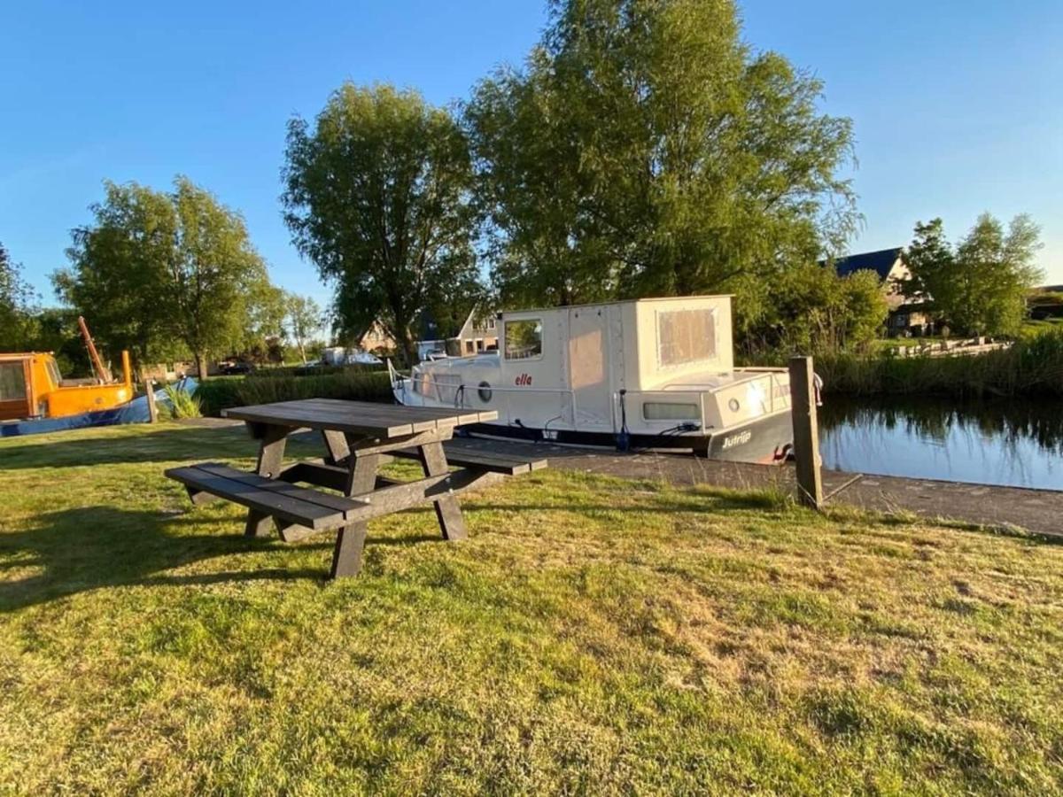 Boat Ella - Kamperen Op Het Water -Niet Om Mee Te Varen -Read Host Profile-Lees Hostprofiel Jutrijp ภายนอก รูปภาพ