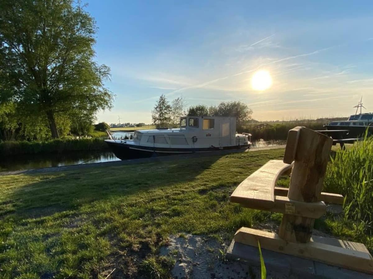 Boat Ella - Kamperen Op Het Water -Niet Om Mee Te Varen -Read Host Profile-Lees Hostprofiel Jutrijp ภายนอก รูปภาพ